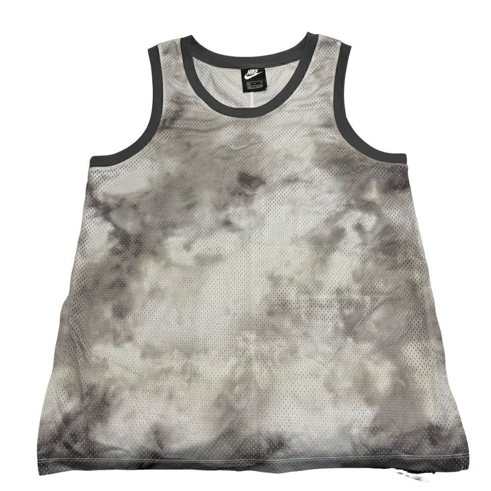 Men’s Nike basketball training shirt size large gray marble